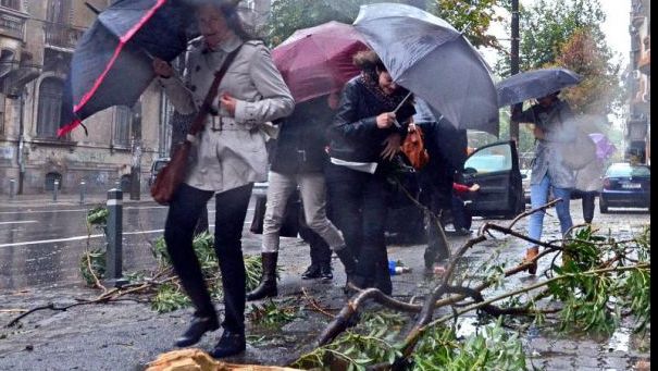 Alertă meteo de vreme rea: COD PORTOCALIU de ploi abundende. Judeţele afectate