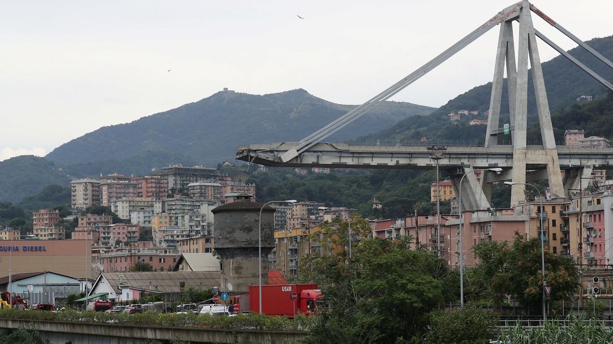 Pod prăbușit în Genova. 37 de morți confirmați, 7 oameni scoși în viață. Strigăte de sub dărâmături