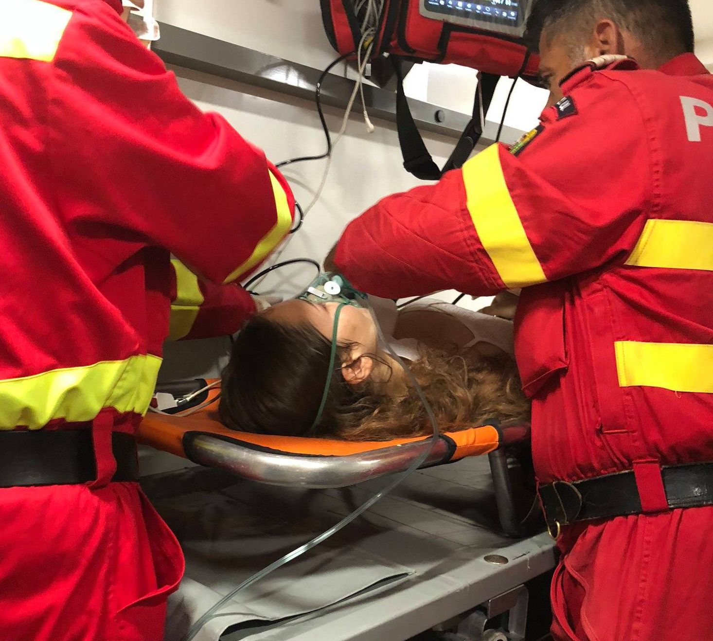 Fiica fostului ministru V. Alexandescu, gazată şi luată cu targa de la protest 