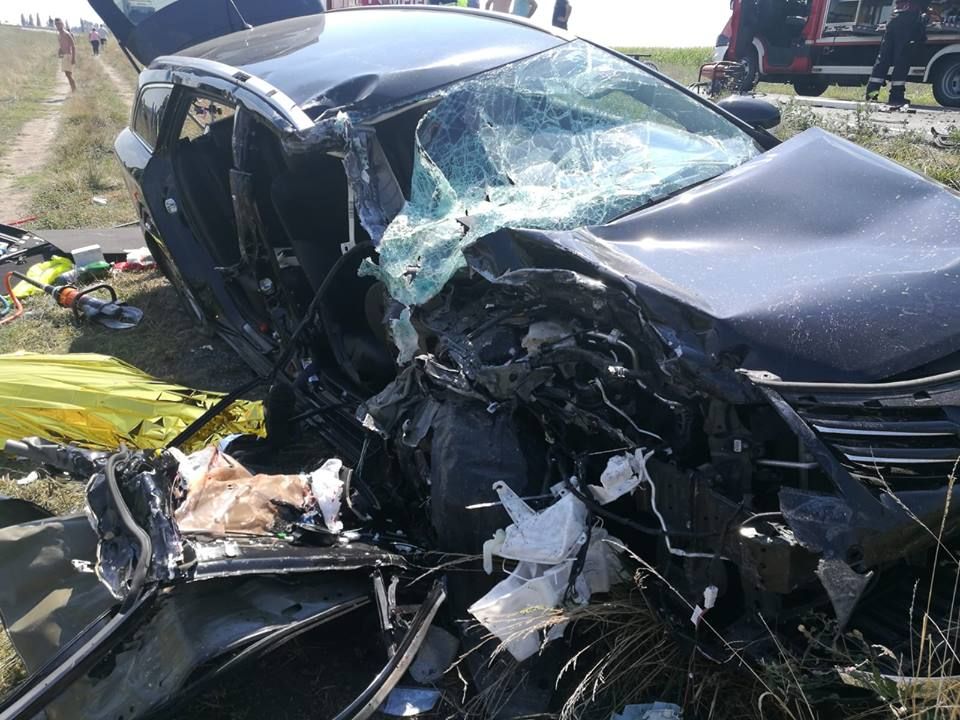 Accident groaznic pe Autostrada Vestului, un mort şi cinci răniţi (GALERIE FOTO)