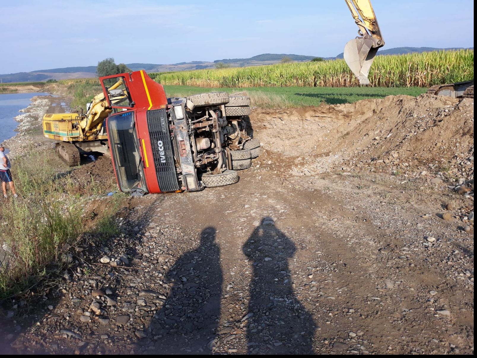 Tragedie în Bistrița Năsăud. Un bărbat a fost strivit de o autobasculantă cu prundiș