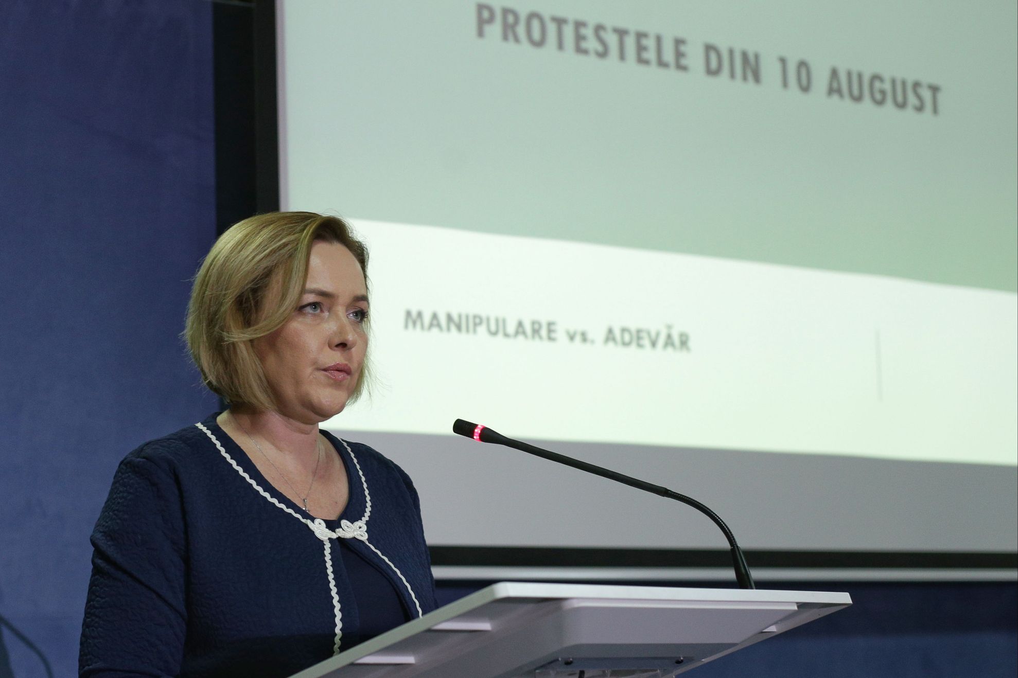 Se cere DEMISIA ministrului Dan: "Pseudoraportul" despre 10 august este o muşamalizare