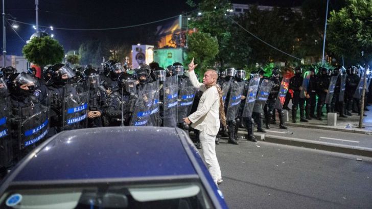 Cătălin Paraschiv, bărbatul în alb care a dat tonul măcelului din Piaţă, explicaţii BOMBĂ