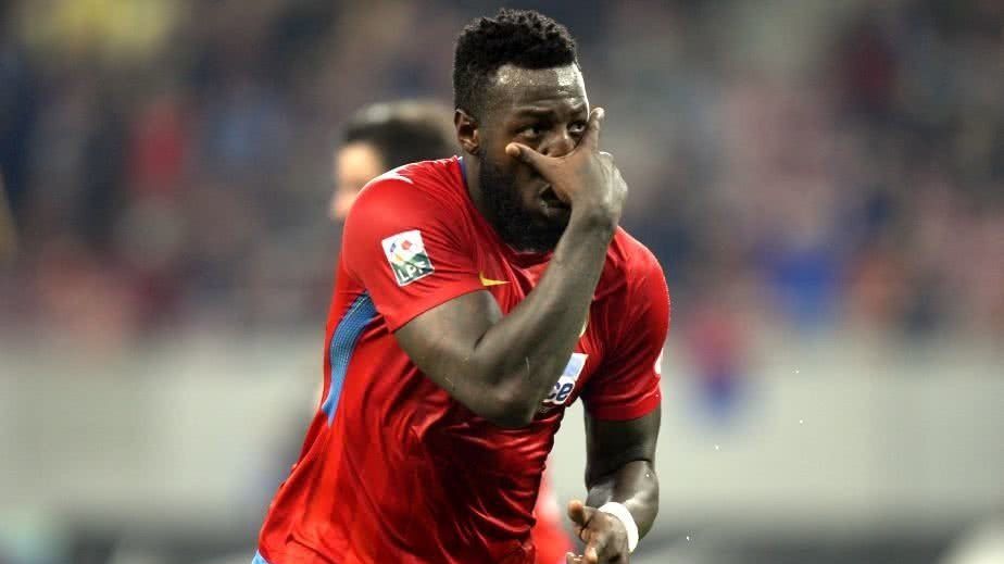Gnohere a fost operat. Cât va lipsi atacantul FCSB