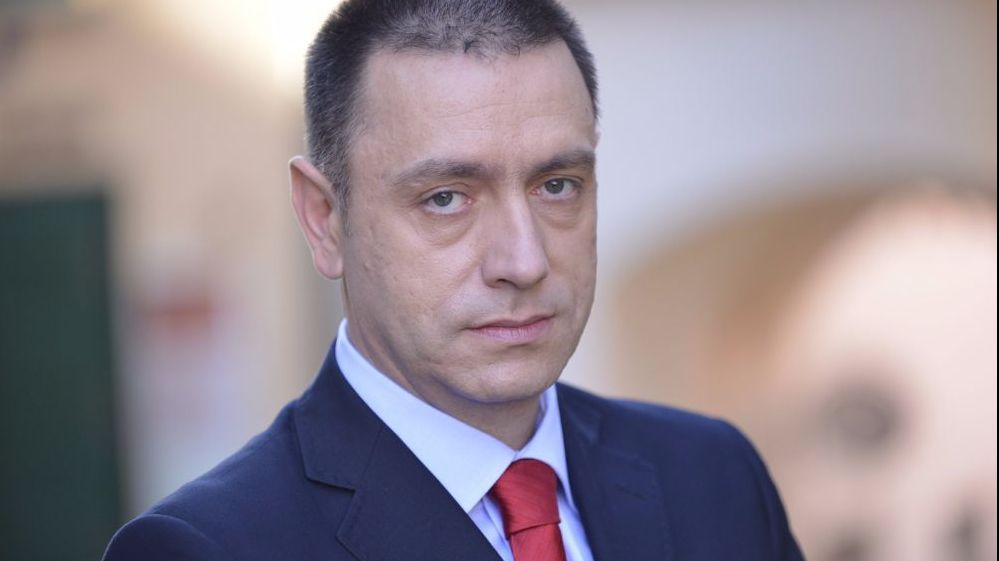 Cum răspunde Fifor după ce Opoziția i-a cerut demisia pentru gafa despre baza de la Deveselu