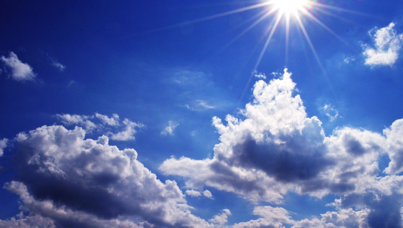 VREMEA în weekend. Soare sau ploi? Ce spun meteorologii