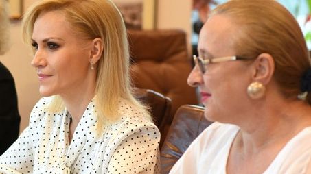 Asalt după decizia instanței. USR cere demisia lui Firea, PNL cere demiterea prefectului