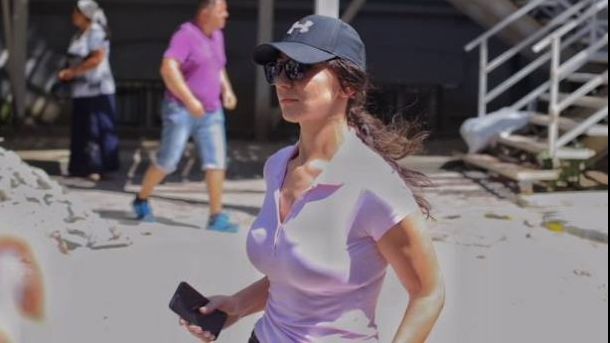 Ce făcea în camera de spital jandarmeriţa bătută la protest. Răsturnare de situație