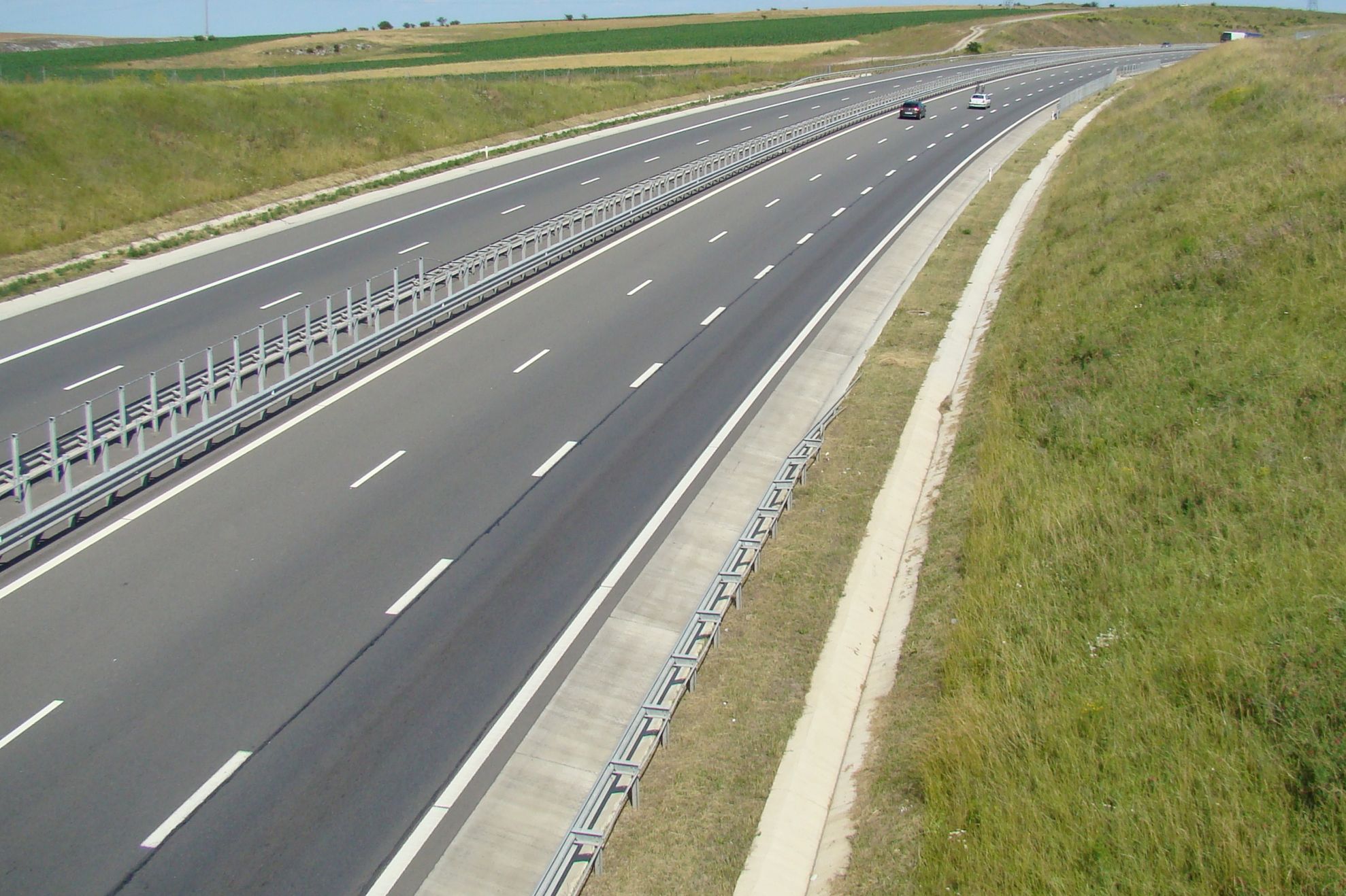 În noiembrie, se deschide un nou segment de autostradă, în România