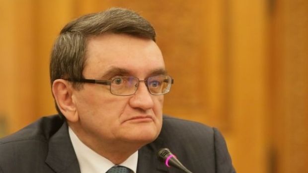 Avocatul Poporului anunţă că va analiza cererea preşedintelui de a sesiza CCR pentru rectificare