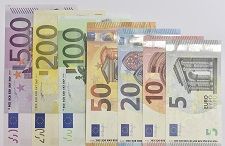 Atenţie mare, se schimbă bancnotele euro