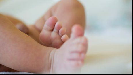 Copiii care au copii. Câte mame mai mici de 15 ani există în Arad