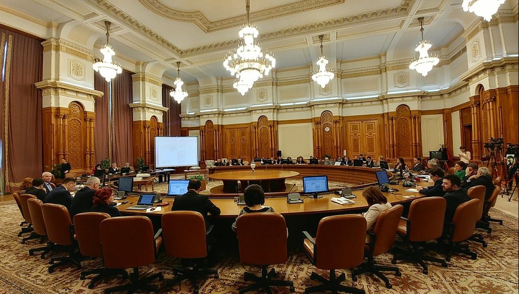 Ordonanța care permite revizuirea sentințelor, dezbătută în Comisia Juridică