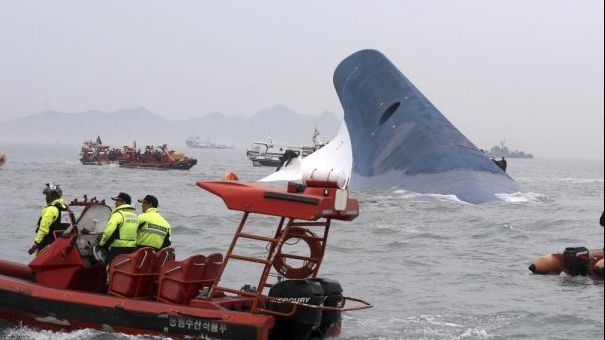 Miracol: Un bărbat a fost găsit în viaţă la bordul unui feribot scufundat în urmă cu două zile