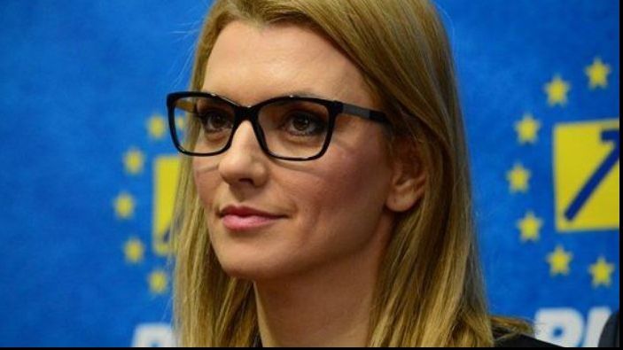 Alina Gorghiu îl ironizează pe Tăriceanu: ”Și-a luat țeapă de la PSD”