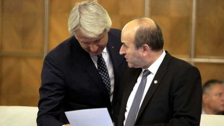 Iohannis explică de ce miniştrii au fost primiţi de consilierii săi: Premierul a ignorat invitaţia!