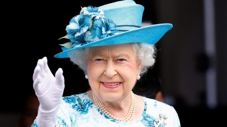Casa Regală. Ce n-a observat nimeni până acum la vestimentaţia Reginei Elisabeta a II-a