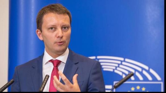 Siegfried Mureşan o ironizează pe Viorica Dăncilă: ”Nu s-a întâlnit cu președintele SUA”