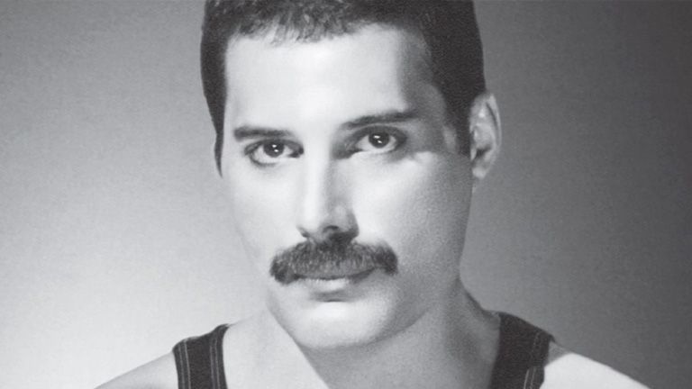 Freddie Mercury ar fi împlinit astăzi 72 de ani