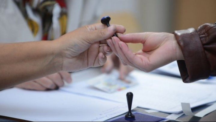 Hitler şi Lennin candidează la alegeri. Cum este posibil aşa ceva 