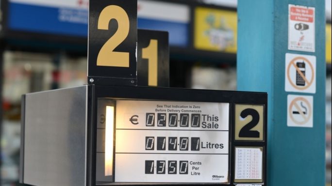 Surpriză uriaşă pentru şoferi în benzinării. Schimbare radicală, începând de azi