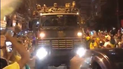 Imagini sumbre în Brazilia. Armata defilează pe străzi și salută victoria extremistului Bolsonaro