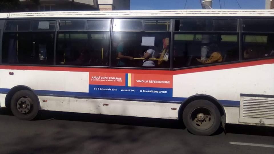 Brăila: reclamaţii privind afişajul pentru referendmul privind definirea familiei 