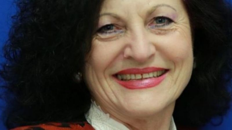 elvira sarapatin