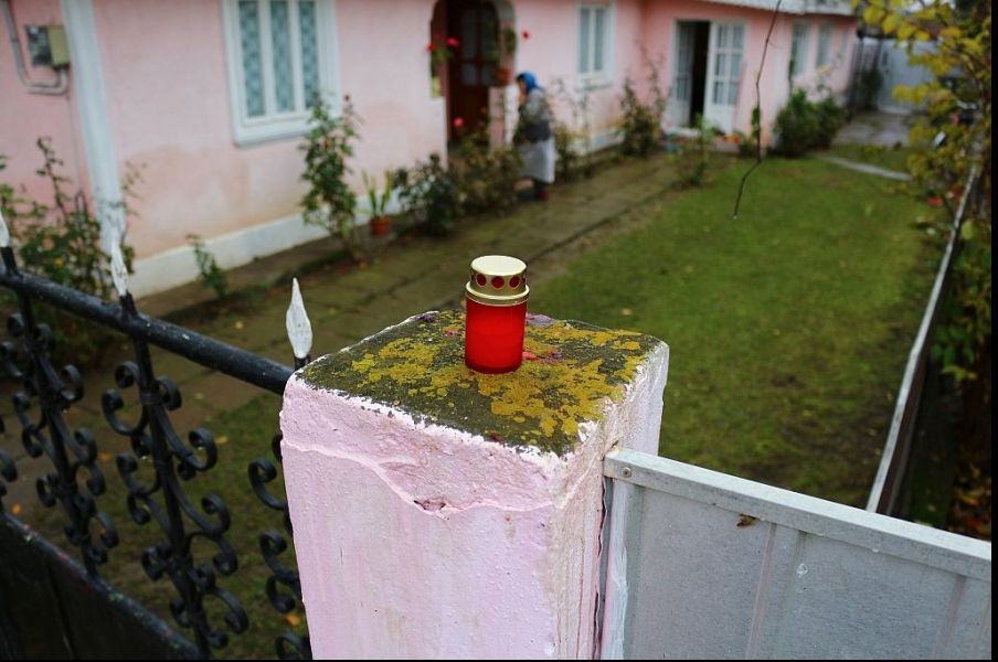 Gălăţeanul care şi-a decapitat mama şi i-a înfipt capul în gard nu va face închisoare