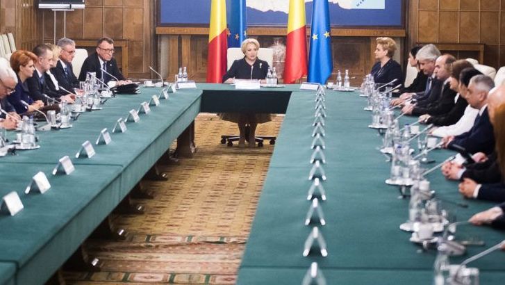 Guvernul trimite în șomaj 30% dintre bugetari
