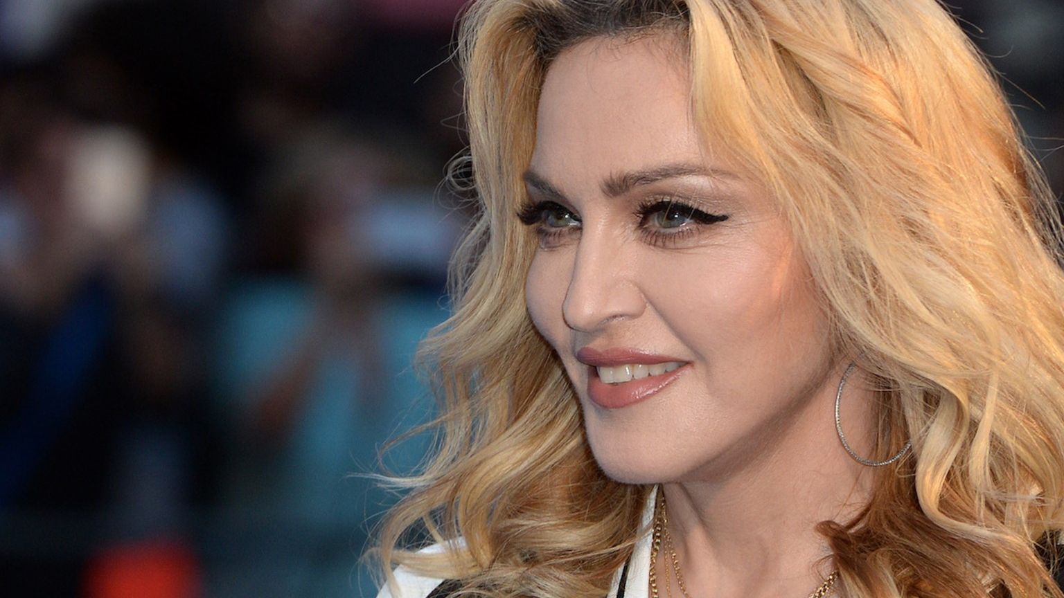 Madonna, ritual ciudat de înfrumusețare