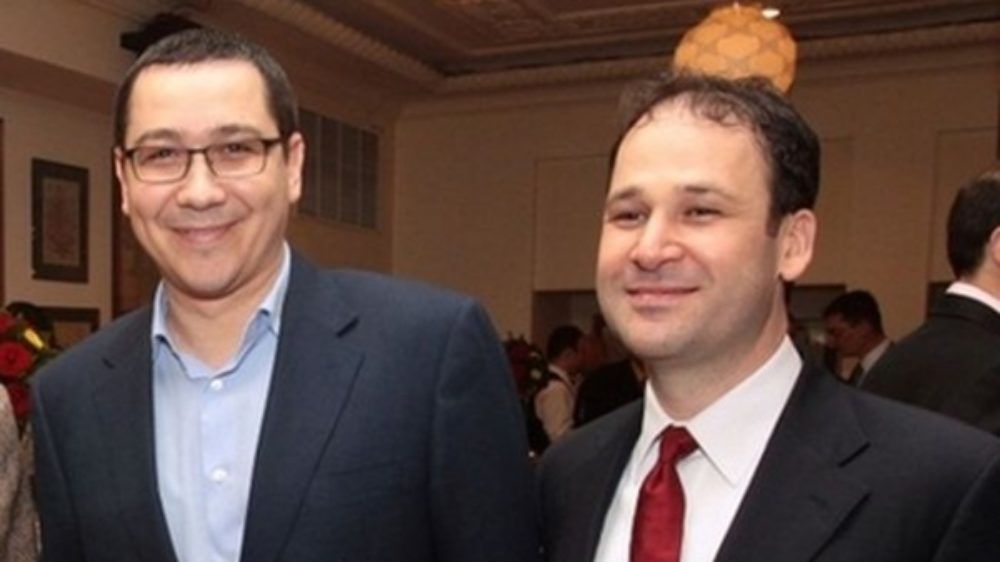 Negoiţă nu se mai ascunde: a venit la congresul lui Ponta şi îi bate apropouri lui Dragnea 