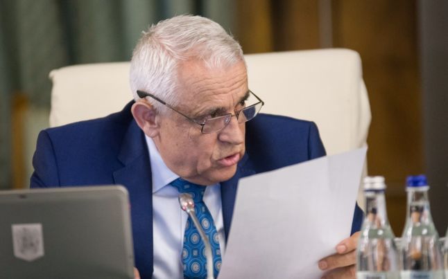 Petre Daea: "Am introdus stimularea găsirii de cadavre de porci pentru a apăra ţara"