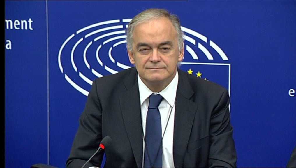 Dăncilă, pusă la zid de un europarlamentar: "Ce interese ascunse colcăie în spatele Guvernului dvs?"