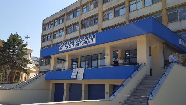 VIDEO Pacient scos cu forța din Spitalul Județean Călărași de un infirmier