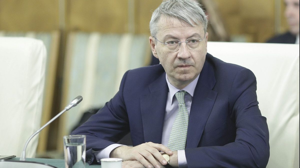Ministrul George Ciamba, prestaţie penibilă. Băiatul cu "nu ştiu, nu ştiu!" e mic copil