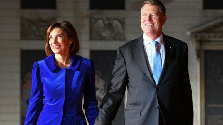 Stelian Tănase: Carmen Iohannis face turism. Nu lipseşte la nicio vizită oficială internaţională