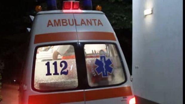 TRAGEDIE cu repetiţie. O mămică şi fiica ei de numai 3 ani, lovite în plin pe trecerea de pietoni
