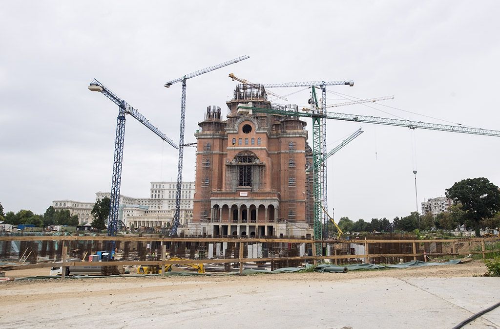 ISU, amendă uriașă pe șantierul Catedralei. Avertizări pentru cei care merg la sfințirea de duminică