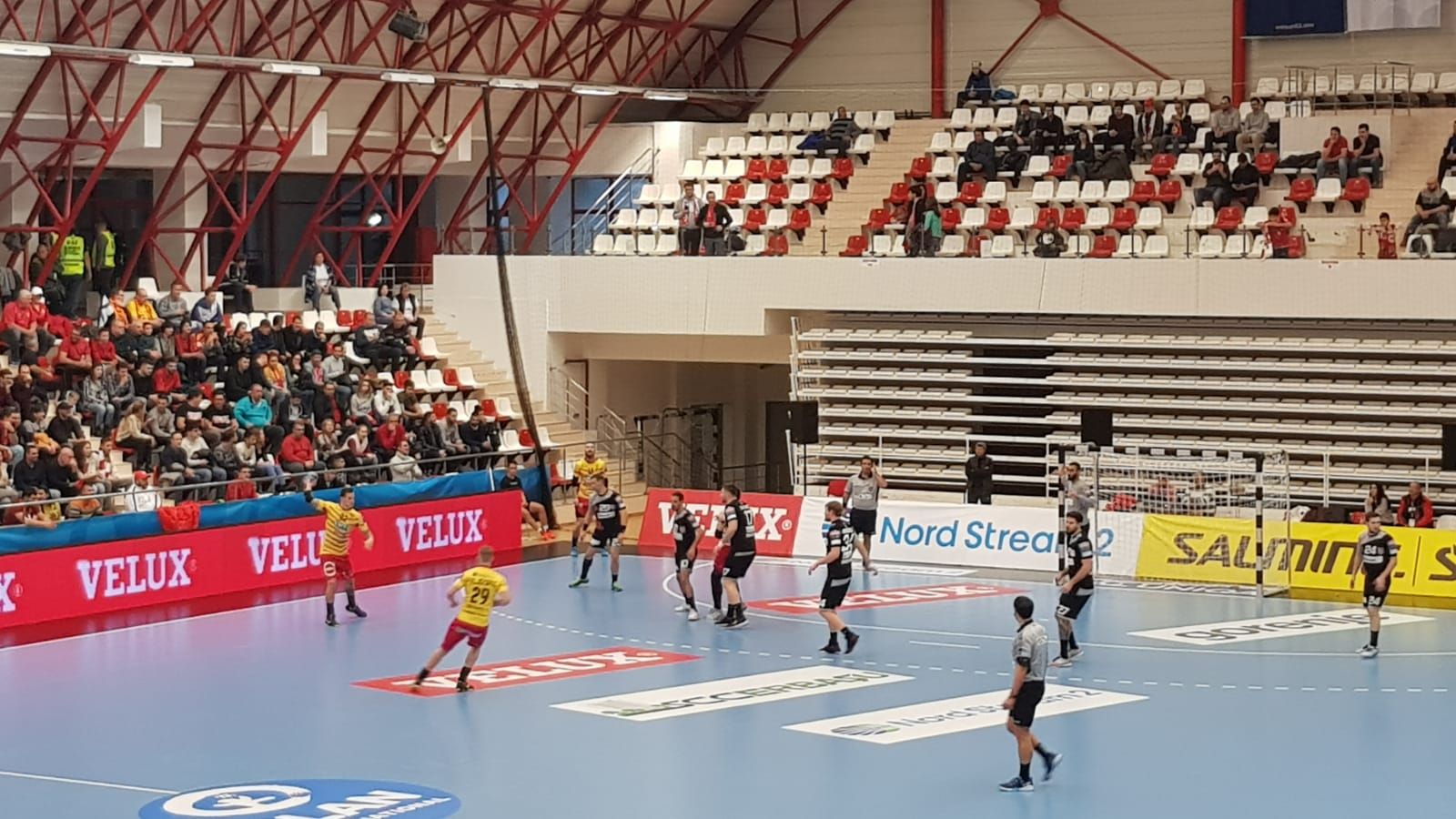 Victorie importantă pentru Dinamo în grupele Ligii Campionilor la handbal