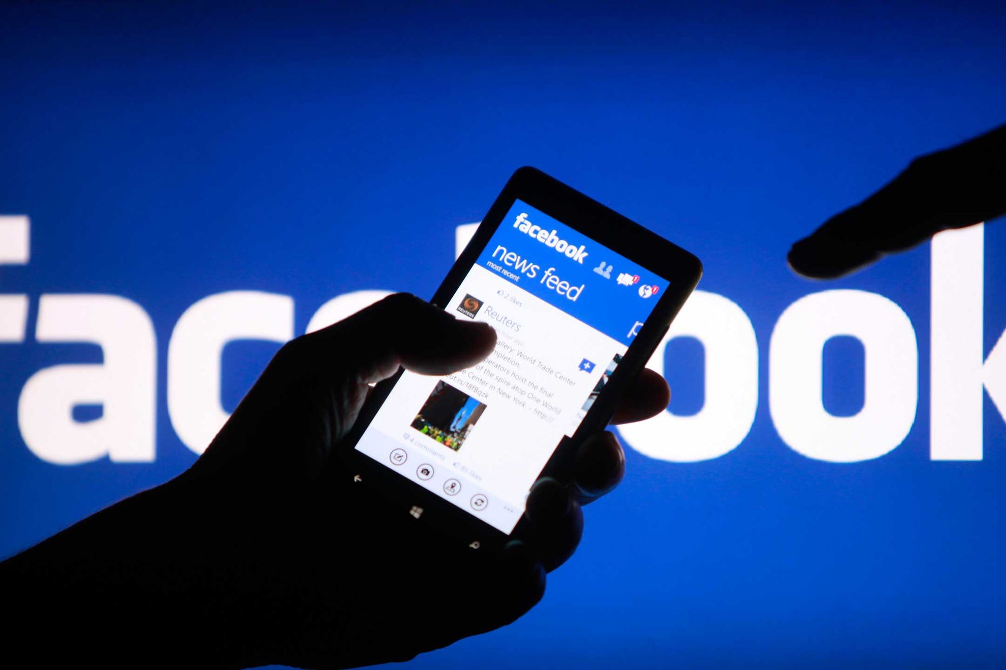 Facebook, acuzată că a oferit acces selectiv la datele utilizatorilor