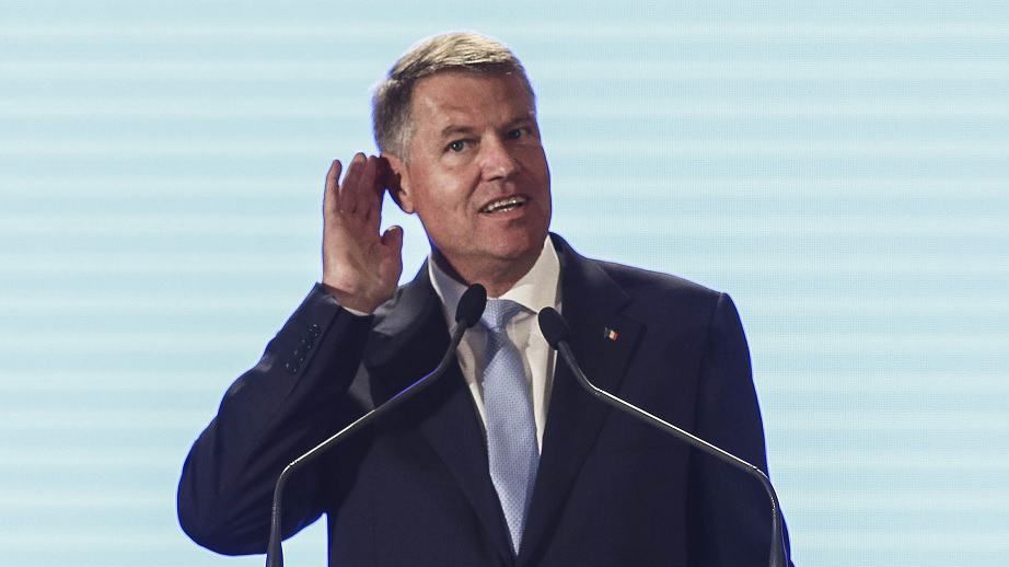 Klaus Iohannis a contestat la CCR pensia specială a lui Victor Ciorbea. Suma este uriașă