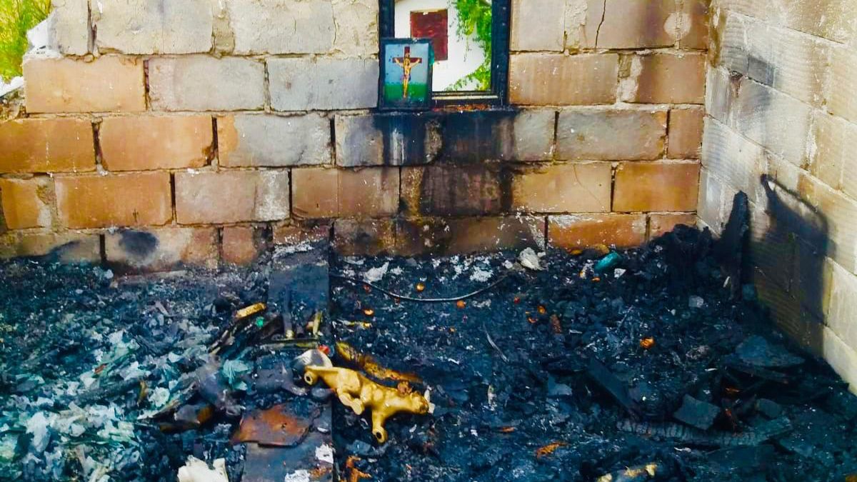 Minunea de la Argeș. O icoană găsită intactă în urma unui incendiu devastator 