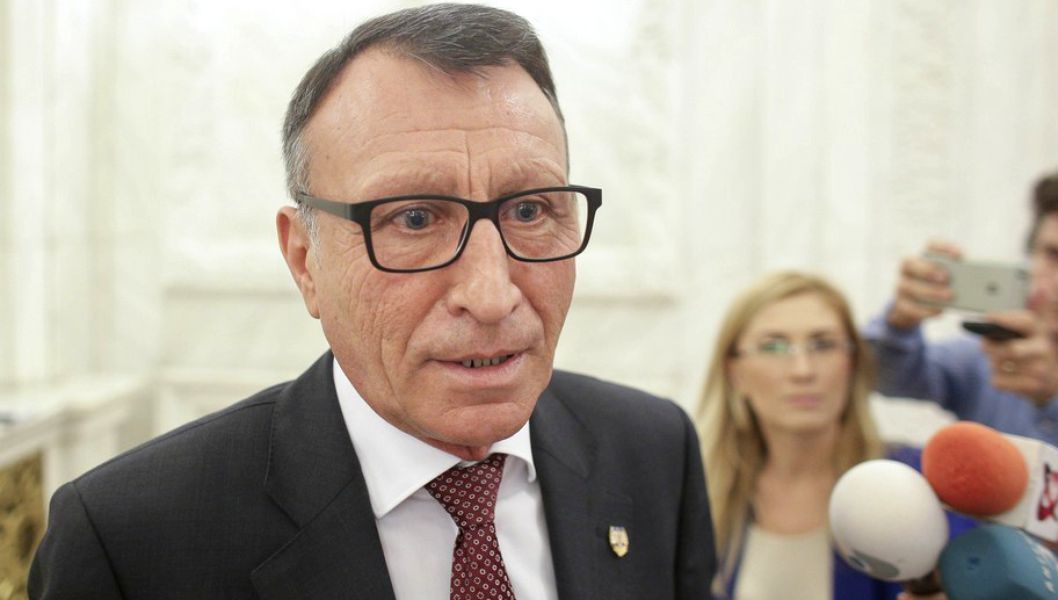 Demisia lui Paul Stănescu. Partidul o cere, el se mai gândește! 