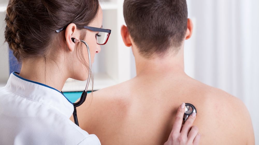 Răceala la plămâni: Simptome și tratamente
