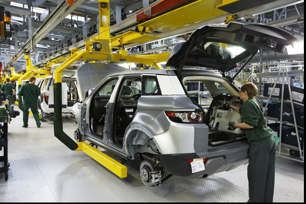 Concedieri masive la unul dintre cei mai mari producători auto