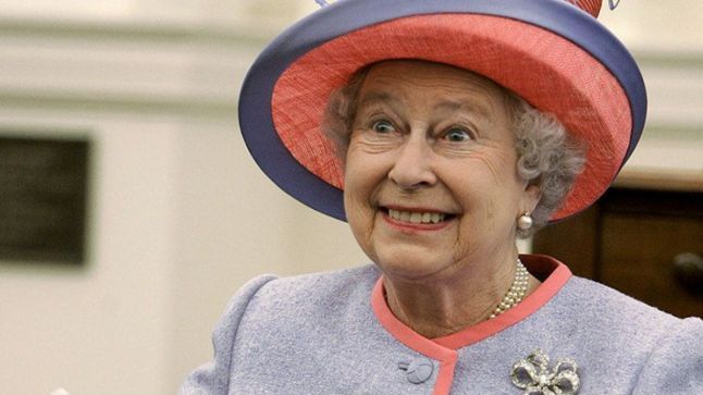 Regina Elisabeta a II-a: primul lucru pe care îl face dimineaţa