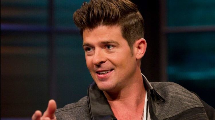 Casa de 2,4 milioane $ a cântărețului Robin Thicke, făcută scrum