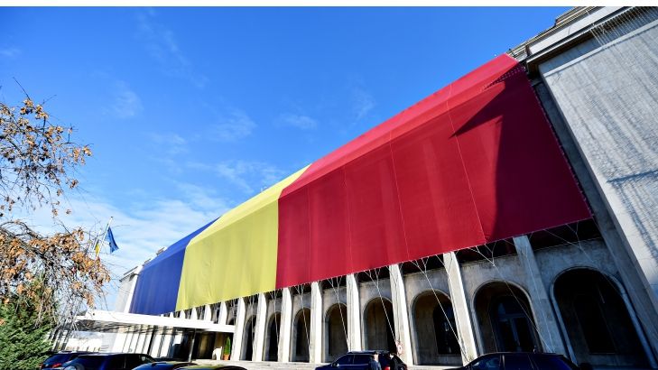 De ce a dat Guvernul jos tricolorul de pe Palatul Victoria?