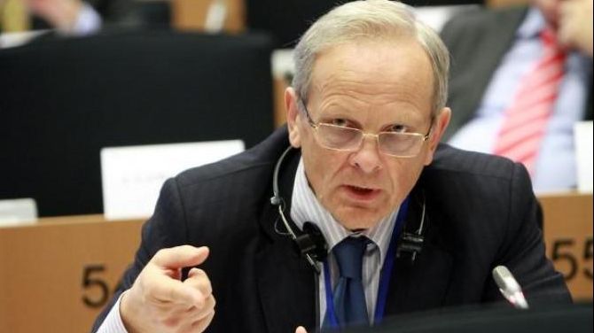 Stolojan s-a reactivat și dă vina pe PSD pentru percepția Europei asupra României